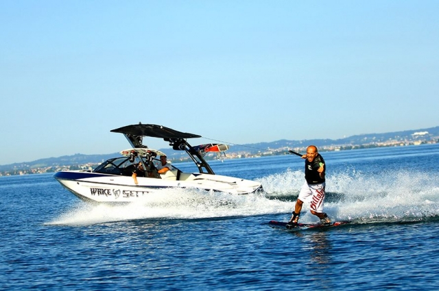  Wakeboard no lago